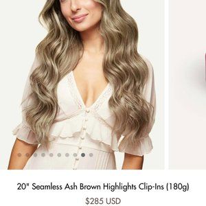 . . . . 20" SEAMLESS Ash Brown Highlights Clip-Ins . . . .
